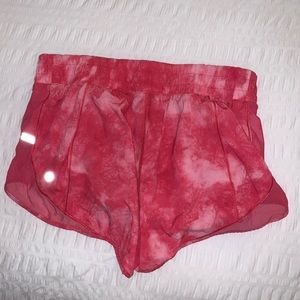 LULULEMON SHORTS 2.5” pink